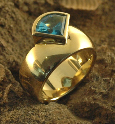Edeltopas Ring 750 GG
